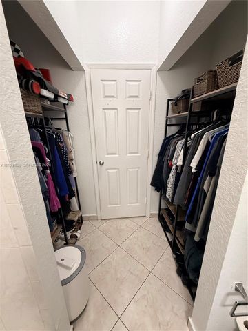 340 E 5th Street 202, Hialeah, FL 33010