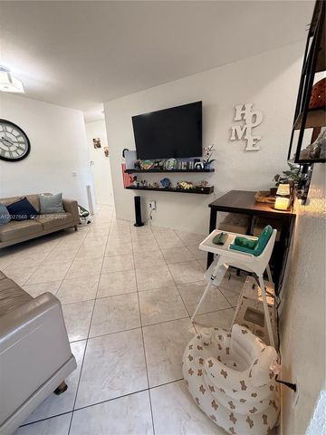 340 E 5th Street 202, Hialeah, FL 33010