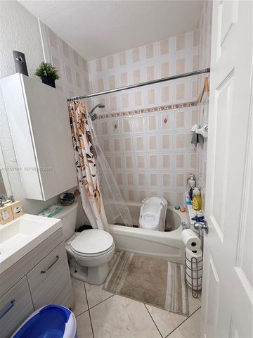 340 E 5th Street 202, Hialeah, FL 33010