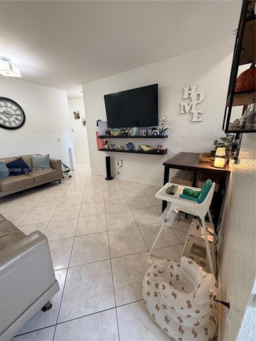 340 E 5th Street 202, Hialeah, FL 33010
