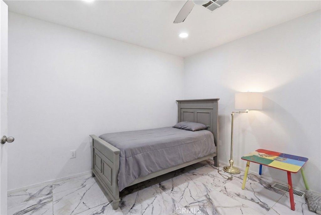 Image 11 of property listing at 80000 Avenue 48 6, Indio, CA 92201