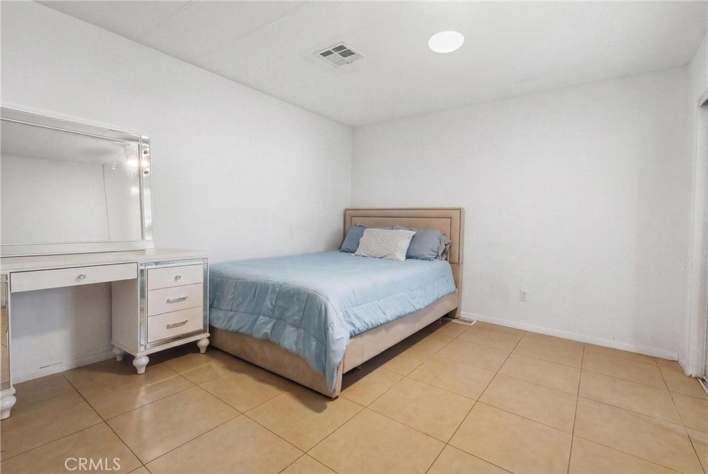 Image 13 of property listing at 80000 Avenue 48 6, Indio, CA 92201