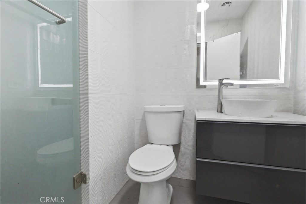 Image 16 of property listing at 80000 Avenue 48 6, Indio, CA 92201