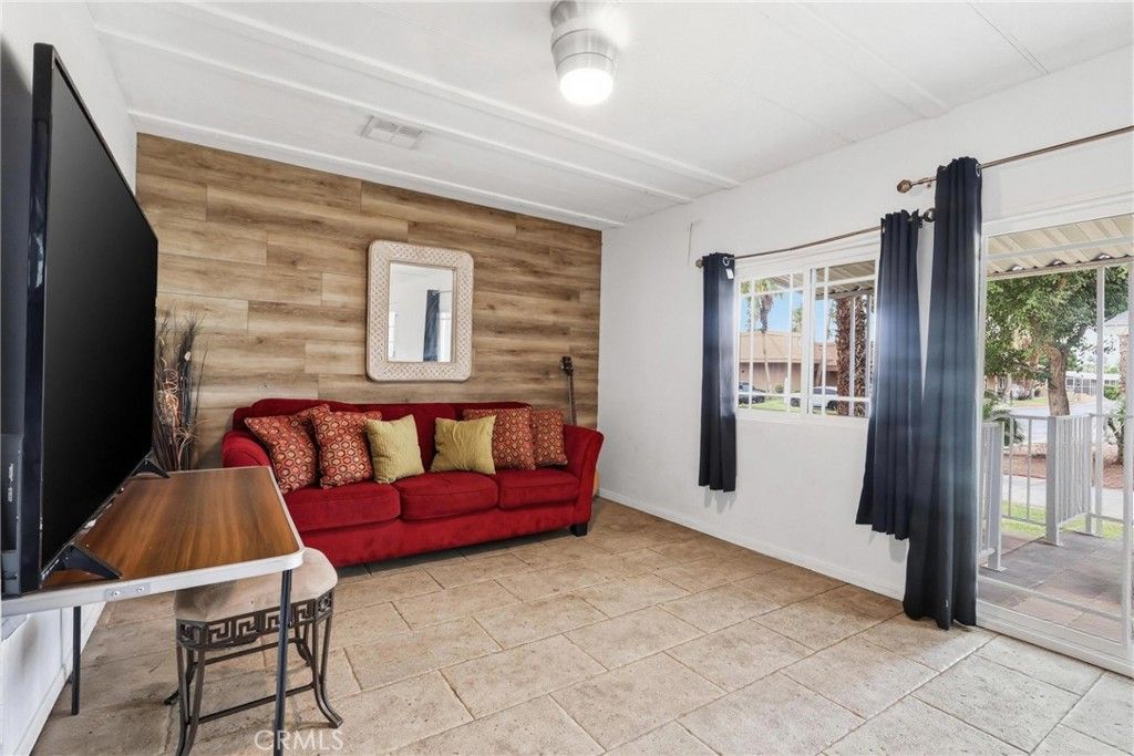Image 2 of property listing at 80000 Avenue 48 6, Indio, CA 92201