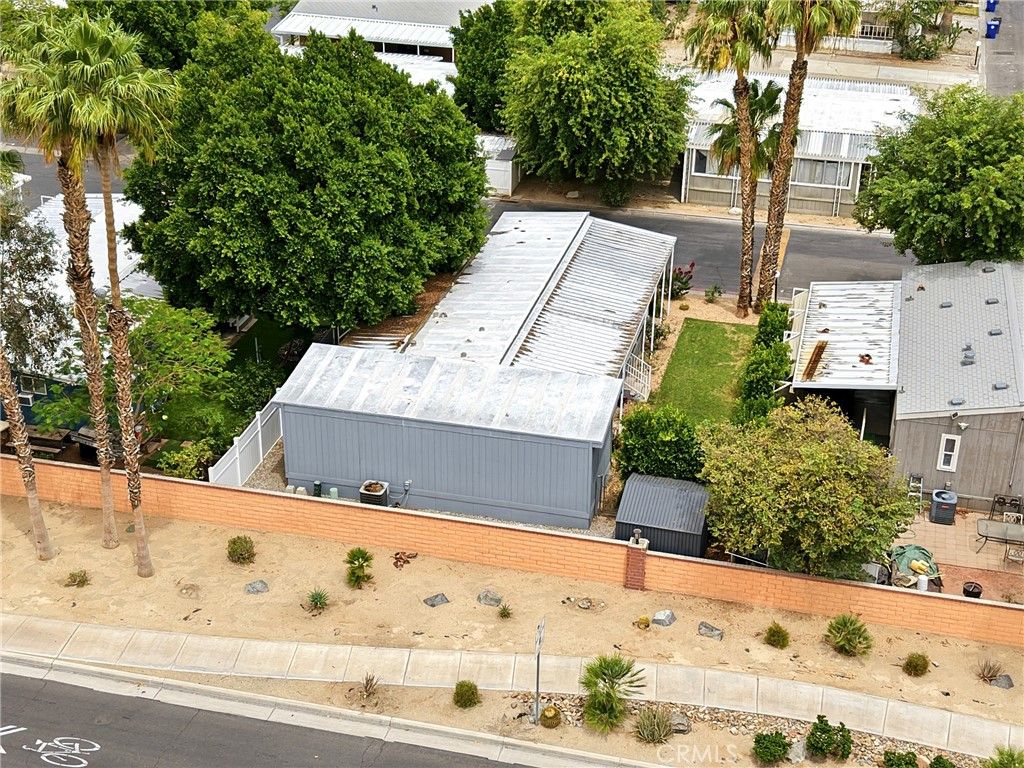 Image 20 of property listing at 80000 Avenue 48 6, Indio, CA 92201