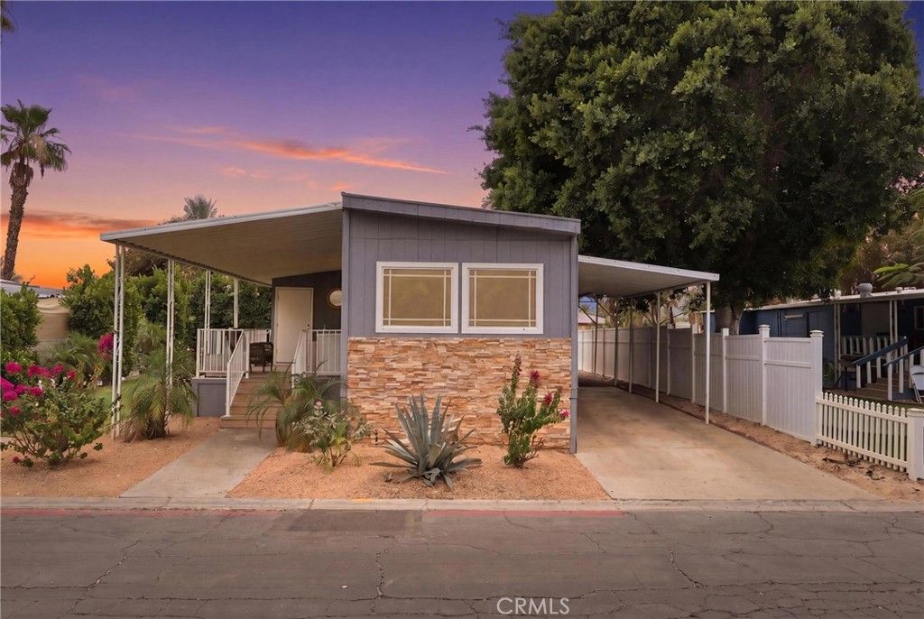 Image 24 of property listing at 80000 Avenue 48 6, Indio, CA 92201