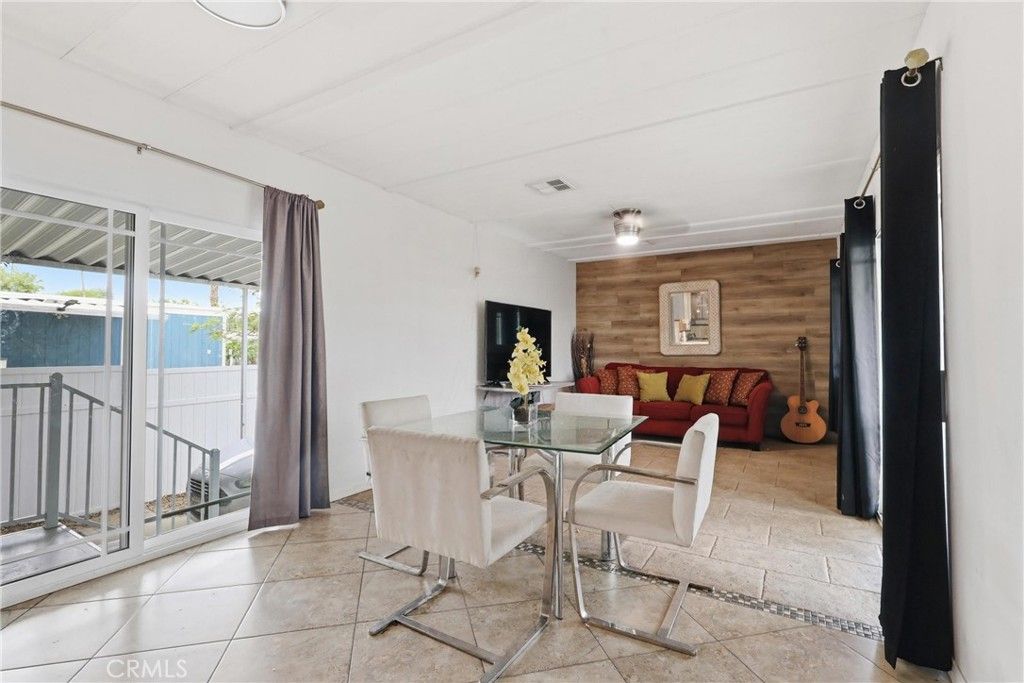 Image 5 of property listing at 80000 Avenue 48 6, Indio, CA 92201