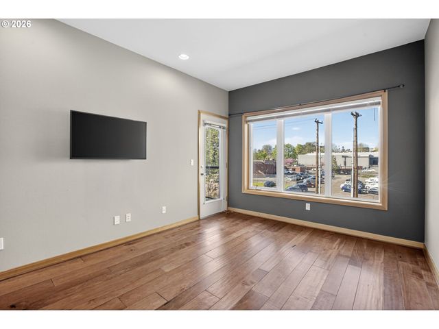 300 W 8TH St 324, Vancouver, WA 98660