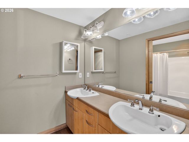 300 W 8TH St 324, Vancouver, WA 98660