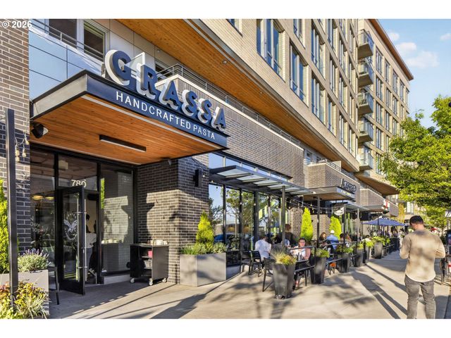 300 W 8TH St 324, Vancouver, WA 98660