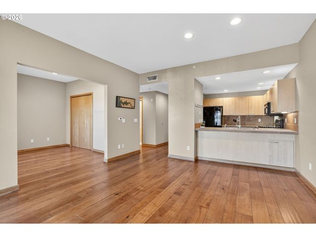 300 W 8TH St 324, Vancouver, WA 98660