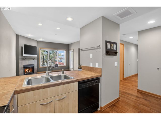 300 W 8TH St 324, Vancouver, WA 98660