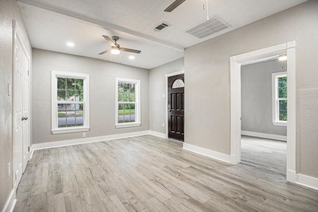 206 Edgar Street, La Marque, TX 77568