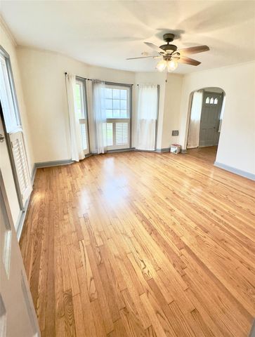 2625 Gladys Avenue, Beaumont, TX 77702