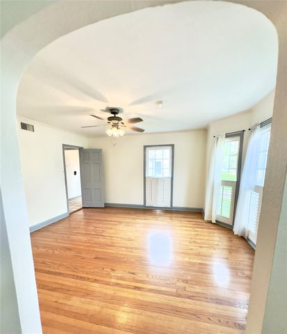 2625 Gladys Avenue, Beaumont, TX 77702