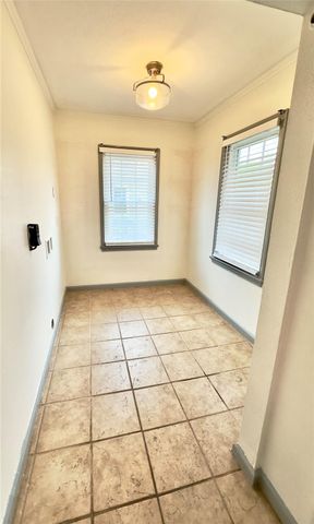 2625 Gladys Avenue, Beaumont, TX 77702