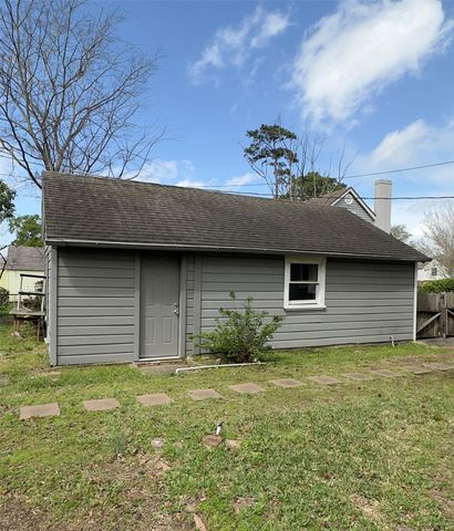 2625 Gladys Avenue, Beaumont, TX 77702