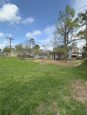2625 Gladys Avenue, Beaumont, TX 77702