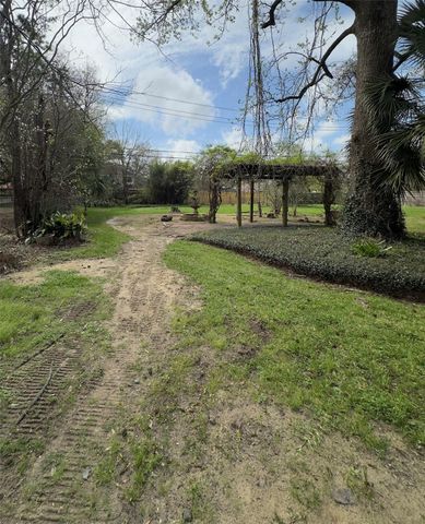 2625 Gladys Avenue, Beaumont, TX 77702