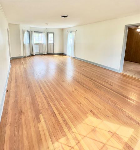 2625 Gladys Avenue, Beaumont, TX 77702