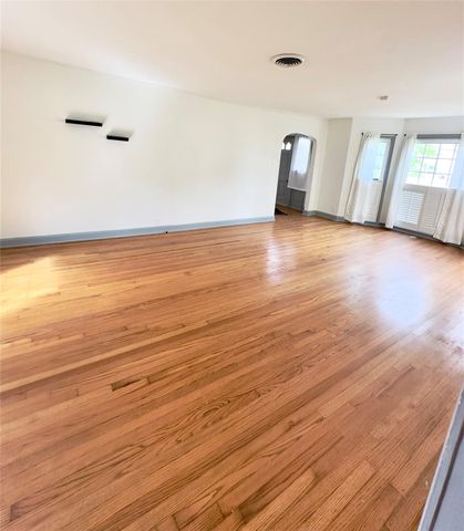 2625 Gladys Avenue, Beaumont, TX 77702