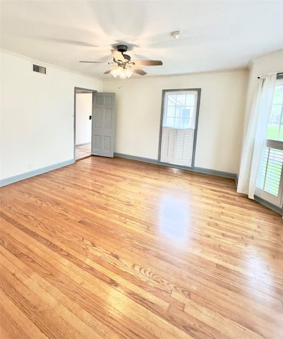 2625 Gladys Avenue, Beaumont, TX 77702