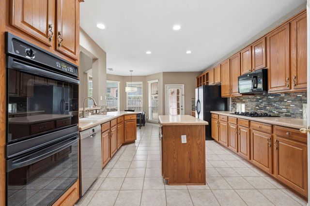 8639 Westbrook Forest Drive, Sugar Land, TX 77479