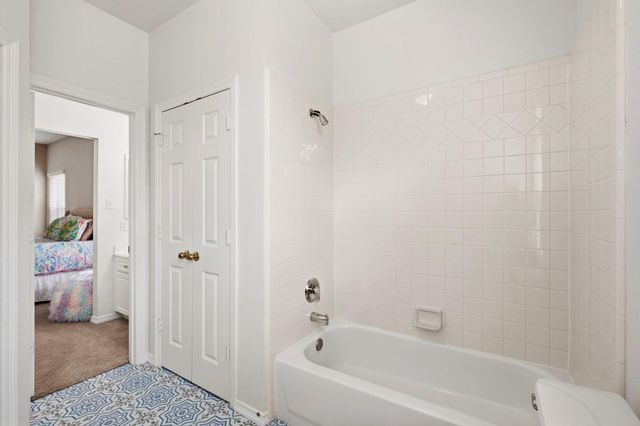 8639 Westbrook Forest Drive, Sugar Land, TX 77479