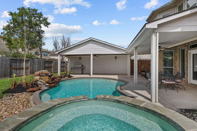 8639 Westbrook Forest Drive, Sugar Land, TX 77479