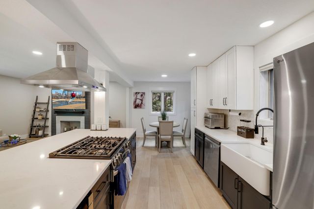 15801 Day Place, Minnetonka, MN 55345