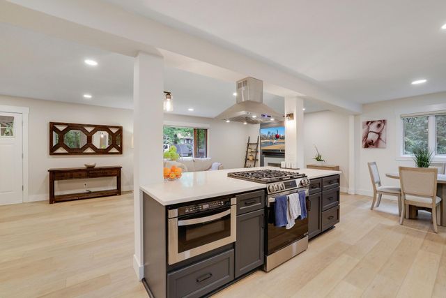 15801 Day Place, Minnetonka, MN 55345