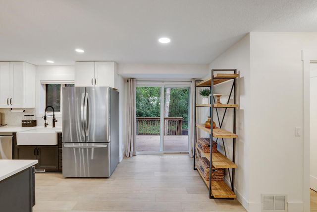 15801 Day Place, Minnetonka, MN 55345