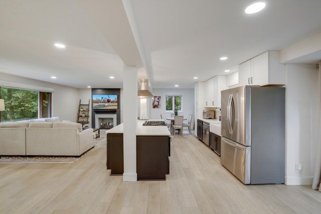 15801 Day Place, Minnetonka, MN 55345