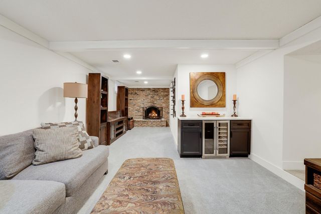 15801 Day Place, Minnetonka, MN 55345