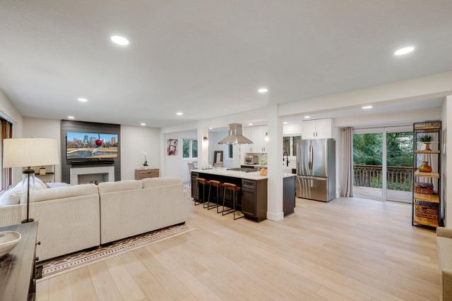 15801 Day Place, Minnetonka, MN 55345