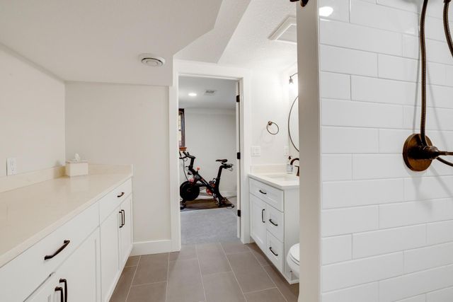 15801 Day Place, Minnetonka, MN 55345
