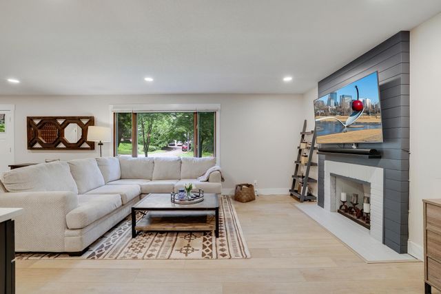15801 Day Place, Minnetonka, MN 55345