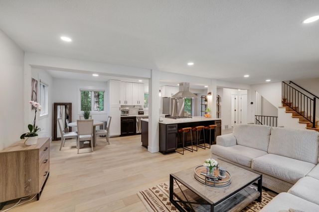 15801 Day Place, Minnetonka, MN 55345