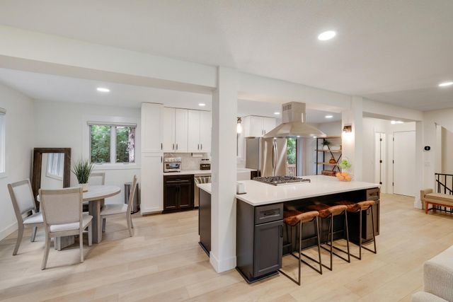 15801 Day Place, Minnetonka, MN 55345