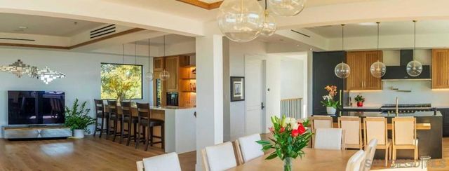 8433 Prestwick Dr, La Jolla, CA 92037