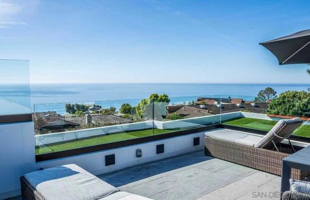 8433 Prestwick Dr, La Jolla, CA 92037