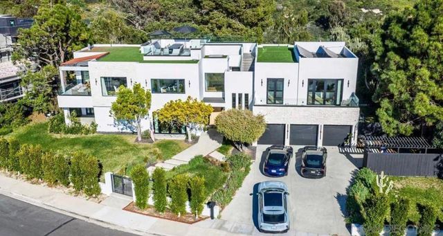 8433 Prestwick Dr, La Jolla, CA 92037