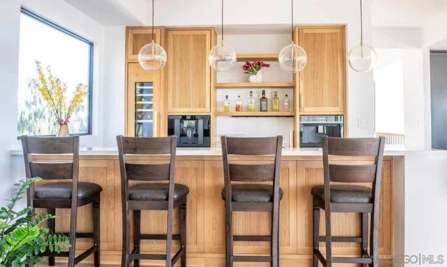 8433 Prestwick Dr, La Jolla, CA 92037