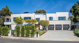 8433 Prestwick Dr, La Jolla, CA 92037