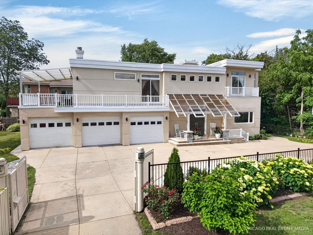 8650 W Davis Street, Des Plaines, IL 60016