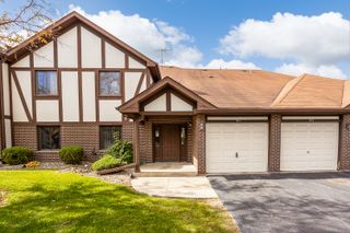 911 Patricia Lane 911, Crete, IL 60417