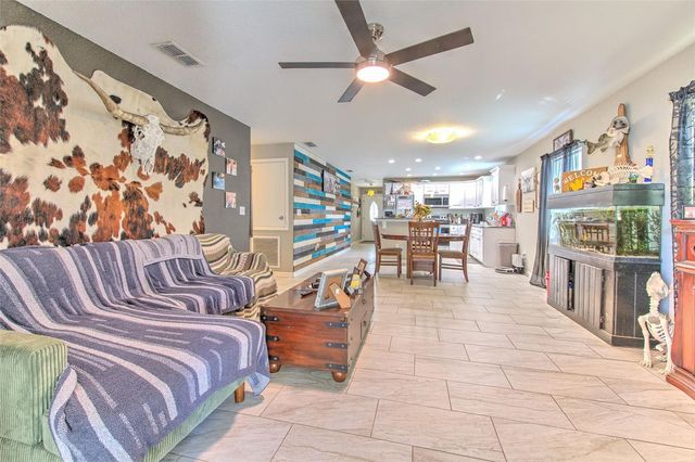 38021 10 TH AVE, Zephyrhills, FL 33542