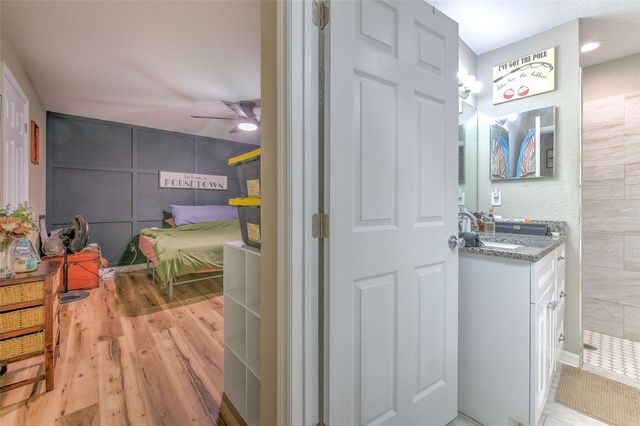 38021 10 TH AVE, Zephyrhills, FL 33542