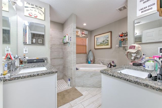 38021 10 TH AVE, Zephyrhills, FL 33542