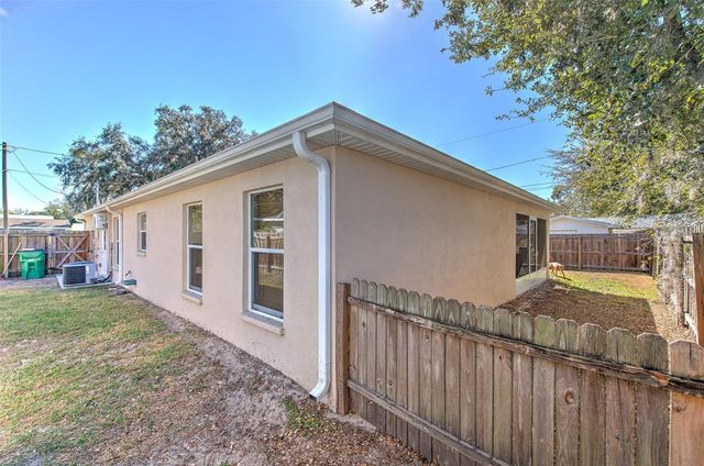 38021 10 TH AVE, Zephyrhills, FL 33542